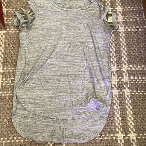 Old navy t-shirt
